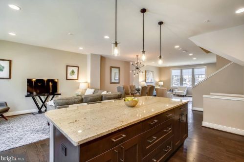 642 Ellsworth Dr, Silver Spring MD 20910-4301 exterior