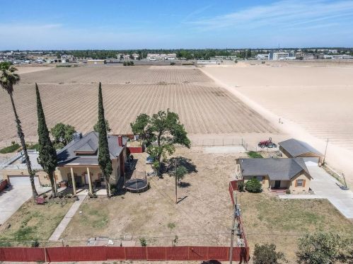 445 Simmons Rd, Turlock CA  95380-9786 exterior