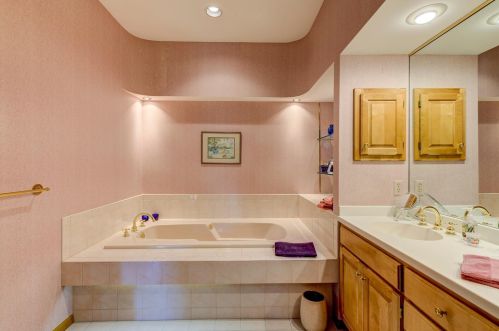 902 Highview Cir, Saint Paul MN  55118-3687 exterior