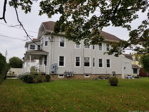 4 Neptune Ave, Norwalk CT  06854-4718 exterior