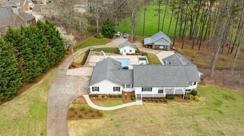 2425 Cherokee Dr, Holly Springs, GA 30188-2017