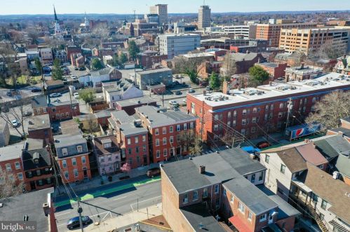 126 Walnut St, Lancaster PA  17602-5043 exterior