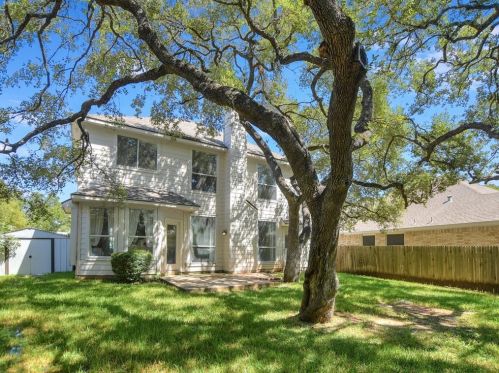 5209 Concho Crk Bnd, Austin TX  78735-6447 exterior