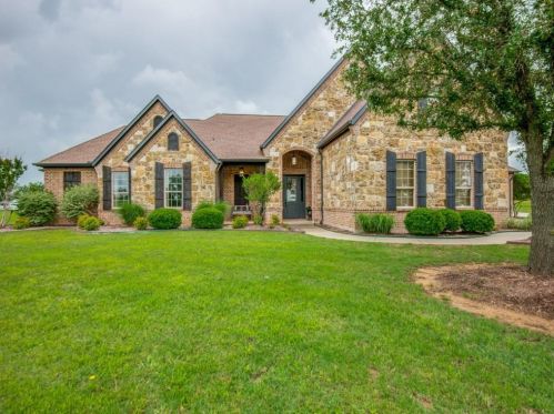6281 Lone Star Ln, Aubrey, TX 76227-3979