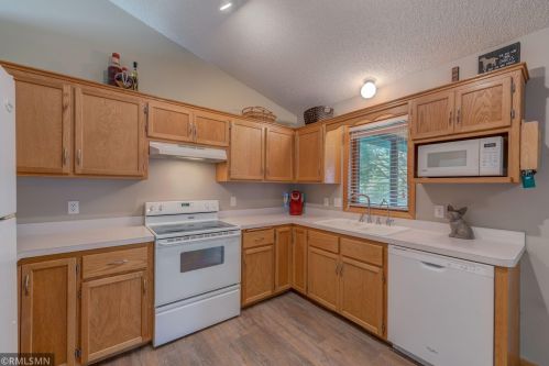 1090 Heather Dr, Saint Paul MN  55129-8573 exterior