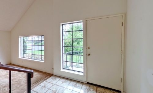 6613 Poppyview Dr, Calabasas, CA 91377-3915