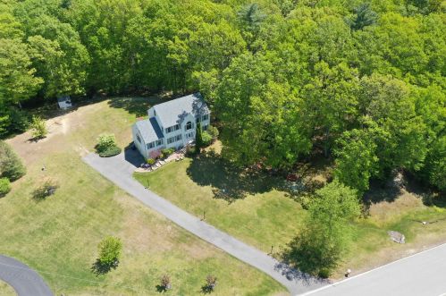 3 Tamarack Rd, Plaistow, NH 03865-2774