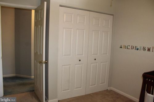 2482 Creek View Dr, Lancaster PA  17602-1451 exterior