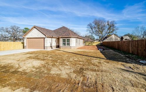1502 Comanche Ct, Granbury, TX 76048-6154