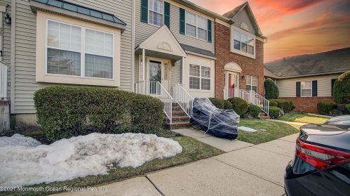 84 Richmond Ct, Holmdel Village, NJ 07733-2753