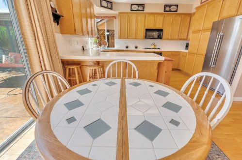 1746 Fir Dr, Los Banos CA 93635-5236 exterior