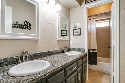 2239 Woodcreek, Carrollton TX 75006-1911 exterior