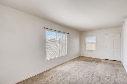 81 Oaklawn Ave, Chula Vista CA  91910-1330 exterior