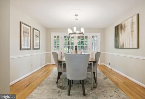 1221 Pinecrest Cir, Silver Spring MD 20910-1626 exterior