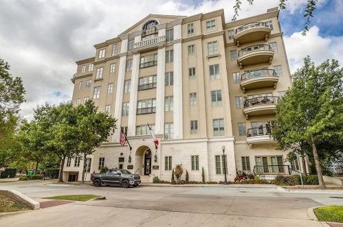 501 Samuels Ave, Fort Worth, TX 76102-2346