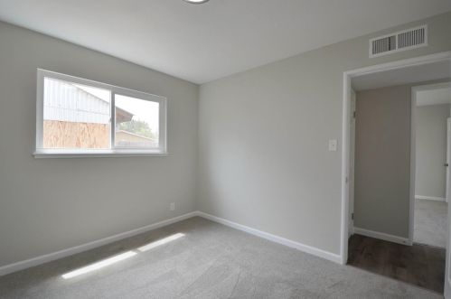 2020 Tokay Ave, Turlock CA  95380-4345 exterior