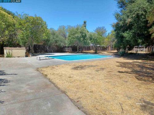 1772 Elmhurst Ln, Concord CA  94521-2017 exterior