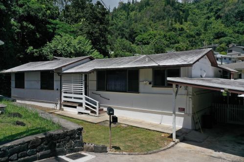 142 Polulani Pl, Honolulu, HI 96813-1111