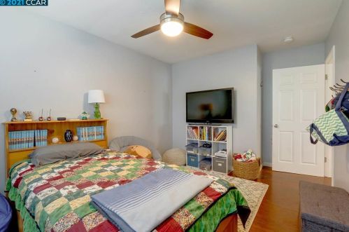 1307 Sunshine Dr, Concord CA  94520-4038 exterior