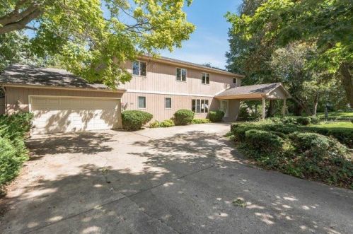 1311 Violet Ln, Batavia, IL 60510-3258
