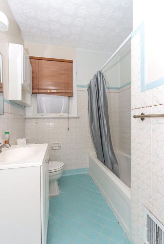 1418 Covedale Ave, Cincinnati OH  45238-3815 exterior