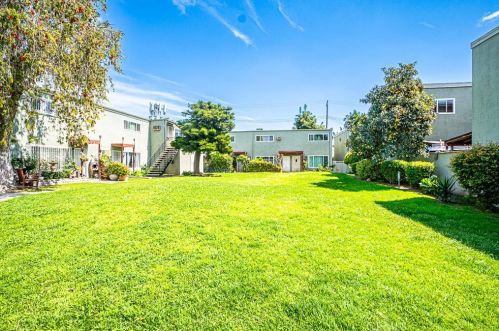 2101 Pacific Ave, Santa Ana CA  92706-2436 exterior