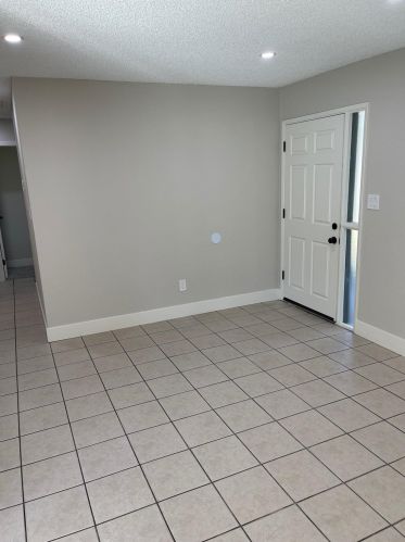 205 Price Dr, Modesto, CA 95351-1718