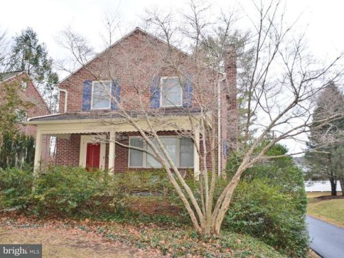 302 Perry Ave, Lancaster, PA 17603-4920