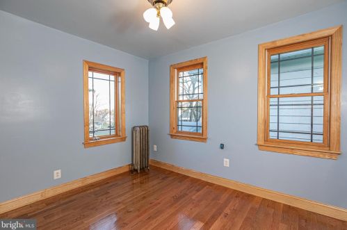 208 Pkwy Ave, Trenton NJ 08618-2749 exterior