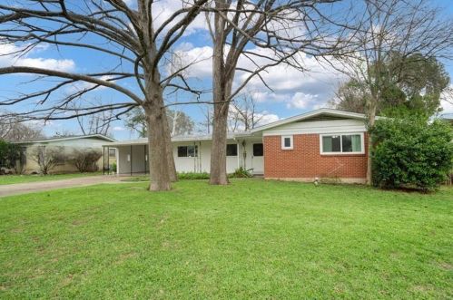 1418 Cloverleaf Dr, Austin, TX 78723-2506