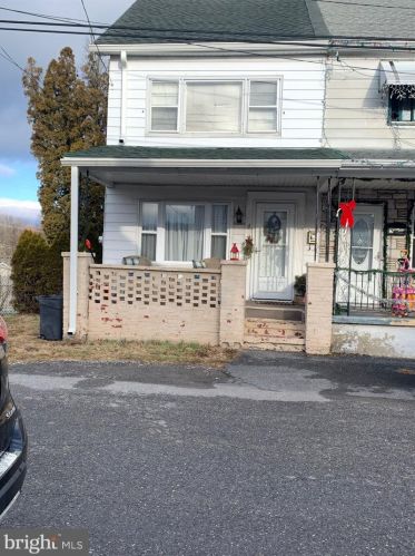 11 York Farm Rd, Primrose, PA 17901-1305