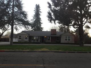 1674 Marshall St, Turlock CA  95380-4238 exterior