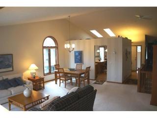 2153 Overlook Dr, Minneapolis MN  55431-4027 exterior