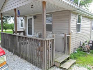 8803 Mapleridge Rd, Lake Camelot, IL 61547-9704