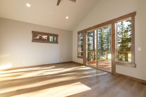 11102 Sitzmark Way, Truckee CA  96161-6131 exterior