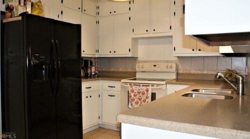 3949 Woodland Cir, Conyers GA  30013-3056 exterior