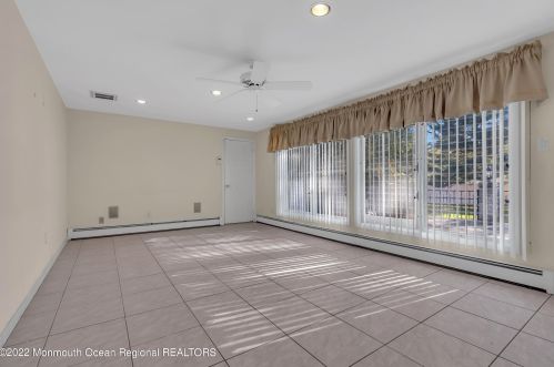 4 Judith Ct, Tinton Falls NJ  07712-4136 exterior