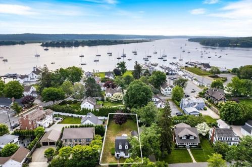 5 Scholes Ln, Essex, CT 06426-1124