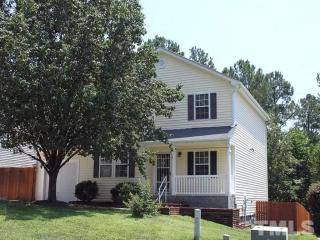 6 Sameer Ct, Durham, NC 27703-5876