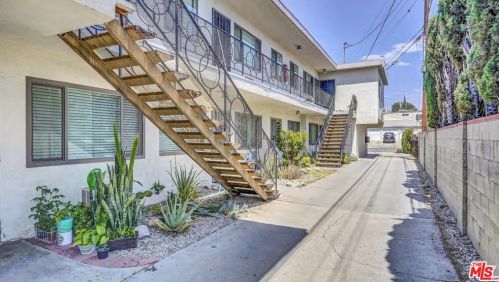 515 Chester St, Glendale CA  91203-1531 exterior