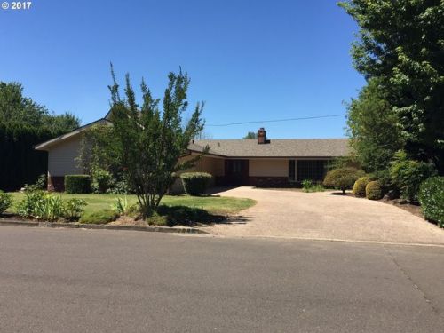 221 Workman Dr, Woodburn, OR 97071-4533