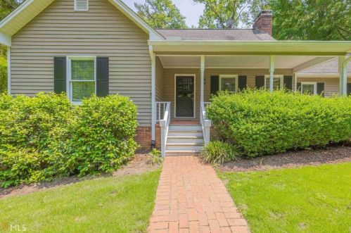 308 Wildwood Ln, Toccoa, GA 30577-7013