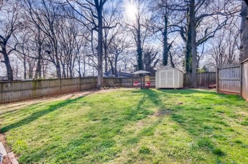 40 Hutchinson St, Atlanta GA  30307-2808 exterior