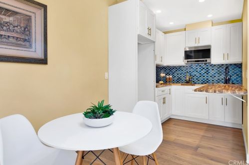 1755 Glenwood Rd, Glendale CA  91201-1543 exterior