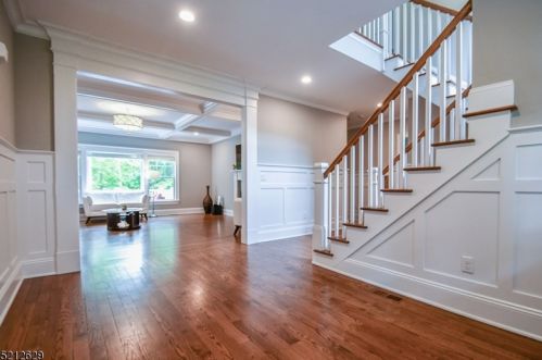 15 Gregory Ln, Warren, NJ 07059-5045