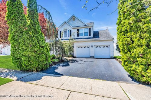 15 Emily Dr, Old Bridge, NJ 08857-3810
