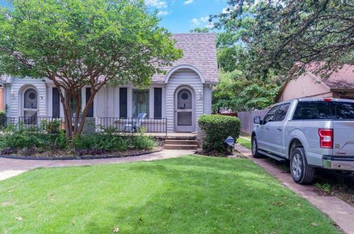 3235 Odessa Ave, Fort Worth TX  76109-2219 exterior
