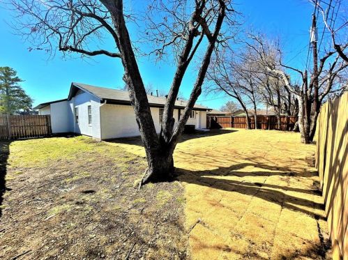 1221 Fairmont St, Irving TX  75062-6653 exterior