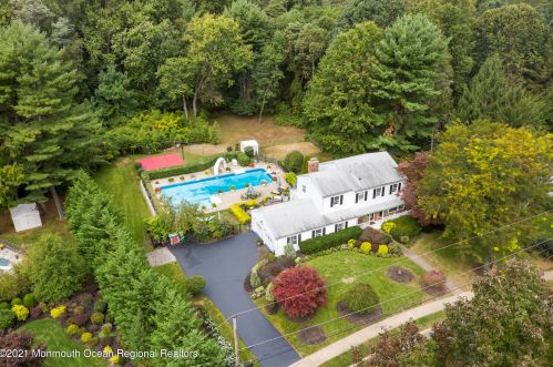 40 Devonshire Ct, Middletown, NJ 07748-1838