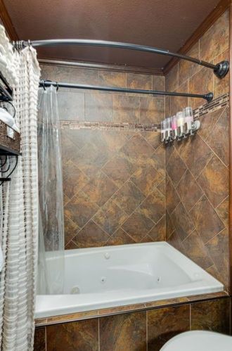 6401 Peggy Dr, Fort Worth TX  76133-4429 exterior